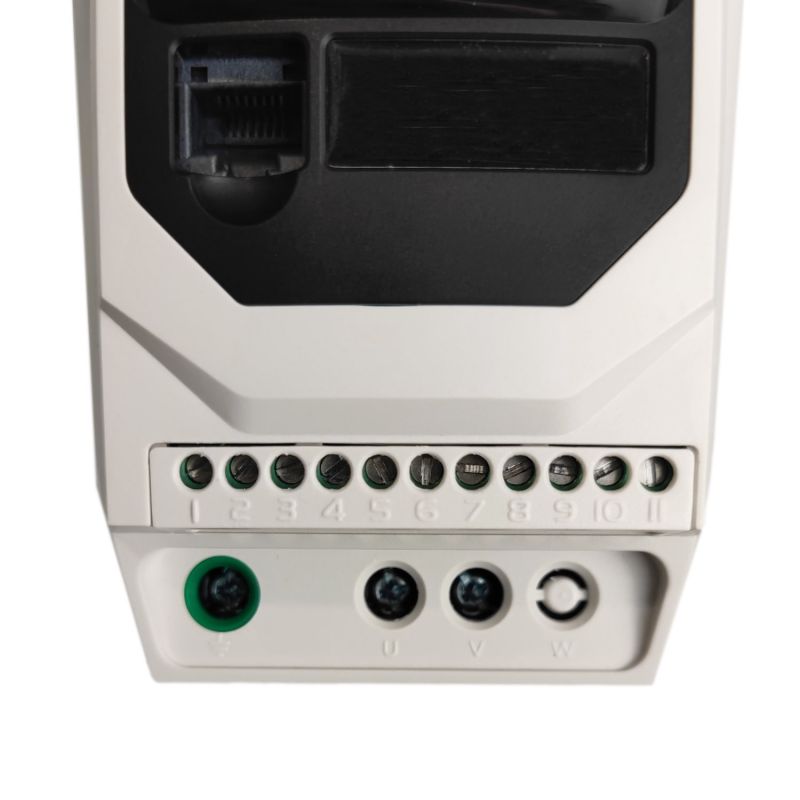 Variateur de vitesse MICRO E/S 400V triphasé 0.75Kw - 2.2A - IP20