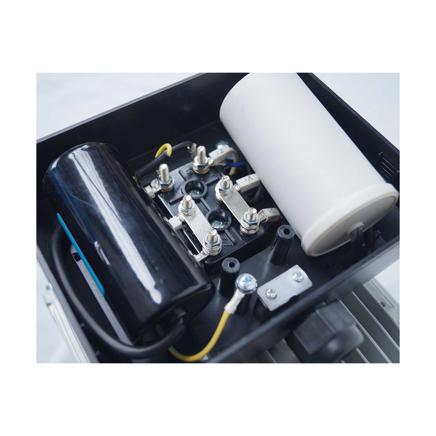 Moteur electrique 220v monophasé 4kW, 3000 tr/min, B3