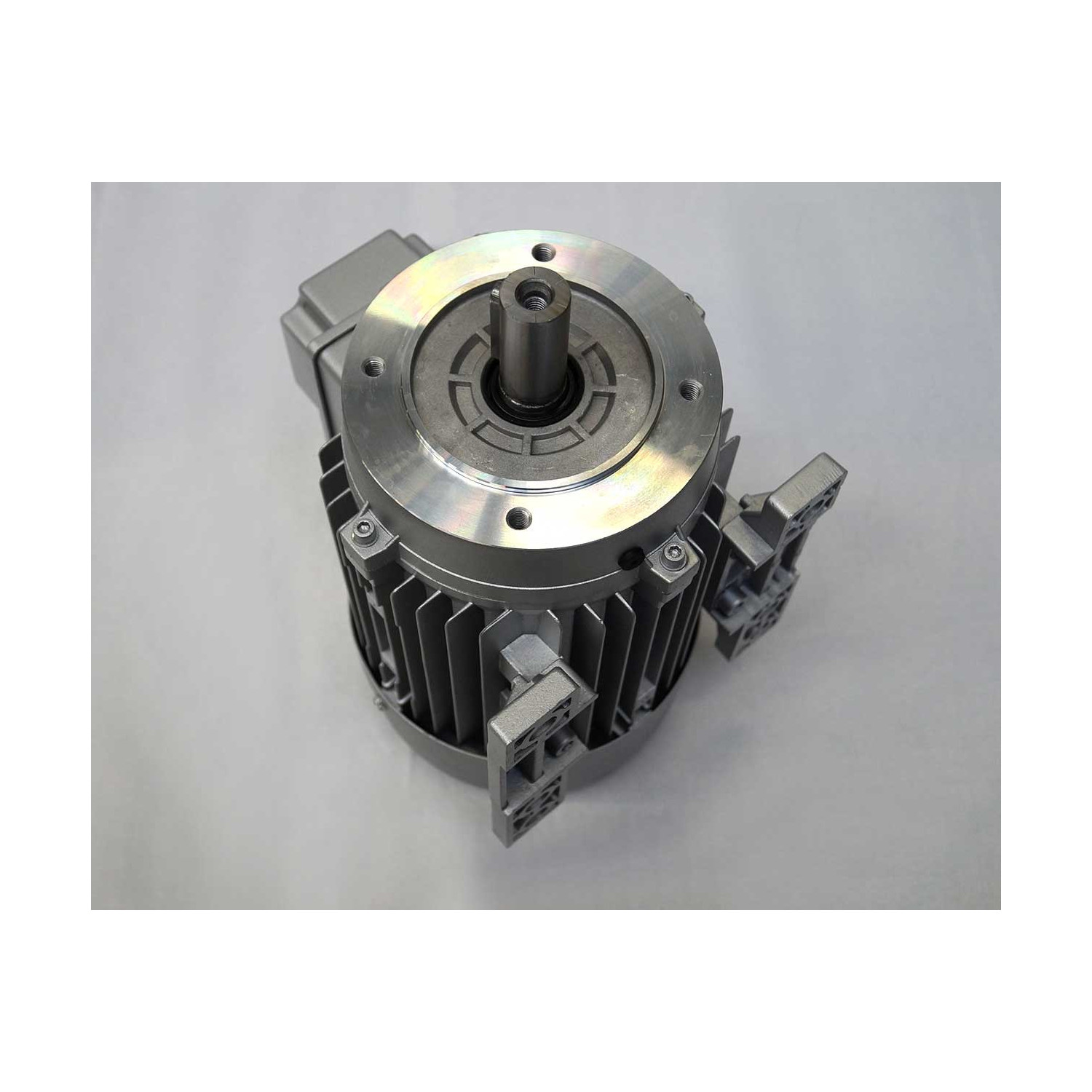 Moteur Électrique Triphasé 230/400v 0.75kW 1000tr/min Bride B34 Trous taraudés à pattes